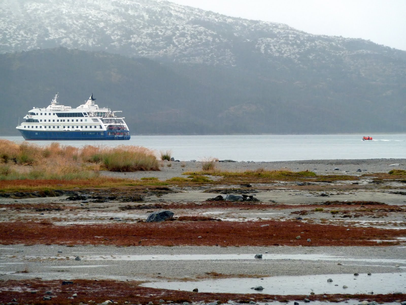 CRUCEROS BAHIA AINSWORTH CRUCEROS CHILE CRUCEROS PATAGONIA CRUCEROS SUDAMERICA CRUCEROS EXPLORACION CHILE